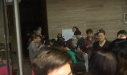 火锅店吃瓜事件