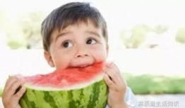 《请安吃瓜》齊平,齐平笔下的古代宫廷生活画卷