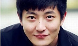 郭京飞以前吃瓜vs现在吃瓜,从“吃瓜群众”到“瓜中高手”的华丽蜕变