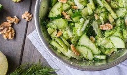 吃瓜不解渴,吃瓜为何不能解渴，探寻消暑解渴的真正方法