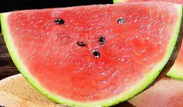 小王吃瓜不苦不甜,品味不苦不甜的人生滋味