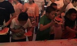 夜市吃瓜群众视频