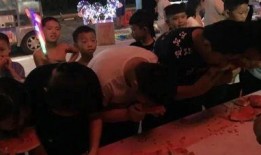 夜市吃瓜群众视频