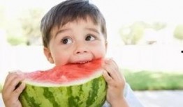 剪发与吃瓜,夏日清爽新体验